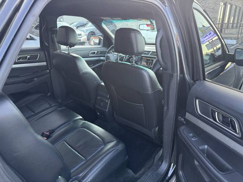 Used 2016 Ford Explorer XLT w/ Equipment Group 202A AWD/4WD image 17