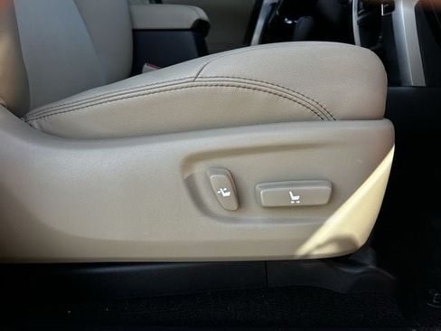 Used 2024 Toyota 4Runner SR5 Premium w/ Moonroof Package AWD/4WD image 30