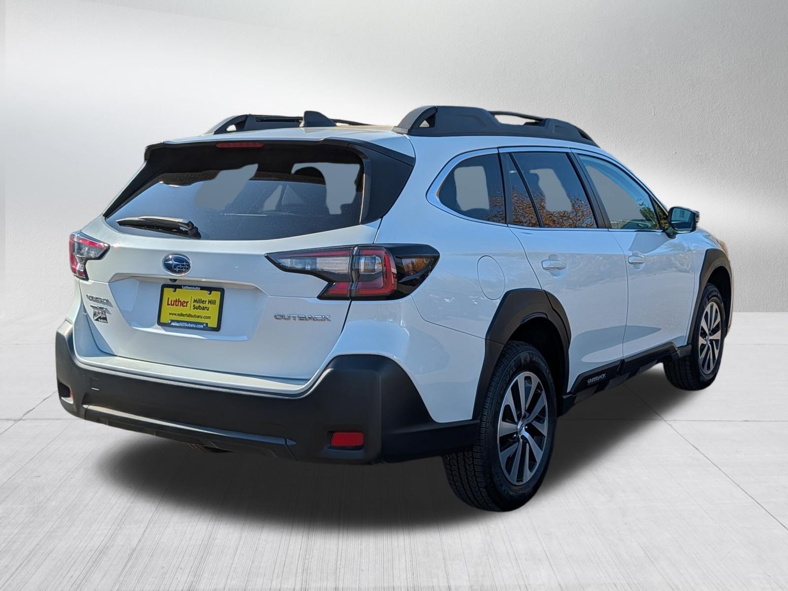 Used 2023 Subaru Outback Premium AWD/4WD image 7