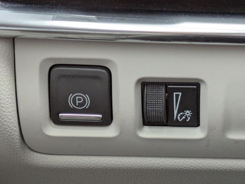 Used 2021 Cadillac XT4 Premium Luxury w/ Driver Assist Package image 24