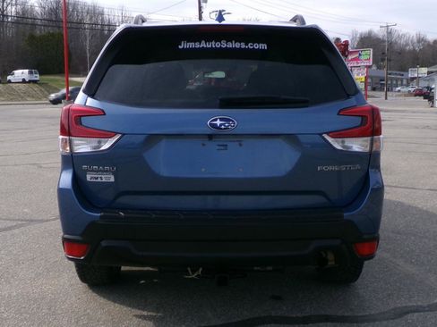 Used 2019 Subaru Forester Premium w/ All-Weather Package image 4
