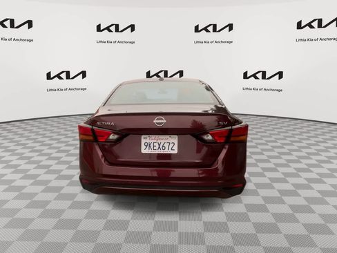 Used 2024 Nissan Altima 2.5 SV FWD image 7