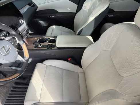 Used 2024 Lexus RX 350 FWD w/ Convenience Package image 15