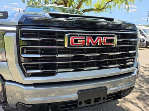 Used 2024 GMC Sierra 2500 AT4 w/ AT4 Premium Plus Package AWD/4WD image 13