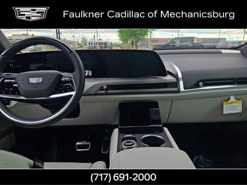 New 2026 Cadillac Vistiq Sport w/ LPO, Floor Liner Package AWD/4WD image 15