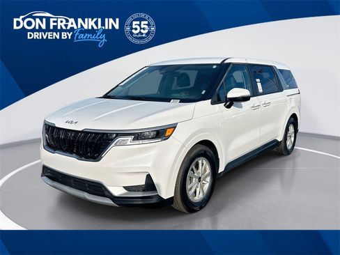 Used 2024 Kia Carnival LX image 1