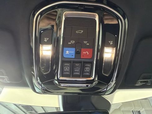 Certified 2023 Jeep Grand Cherokee Summit AWD/4WD image 27