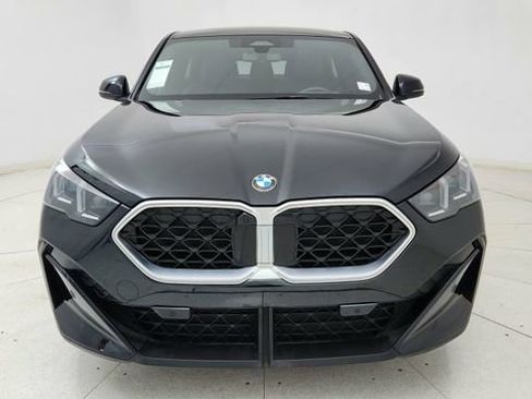 Used 2025 BMW X2 xDrive28i image 2