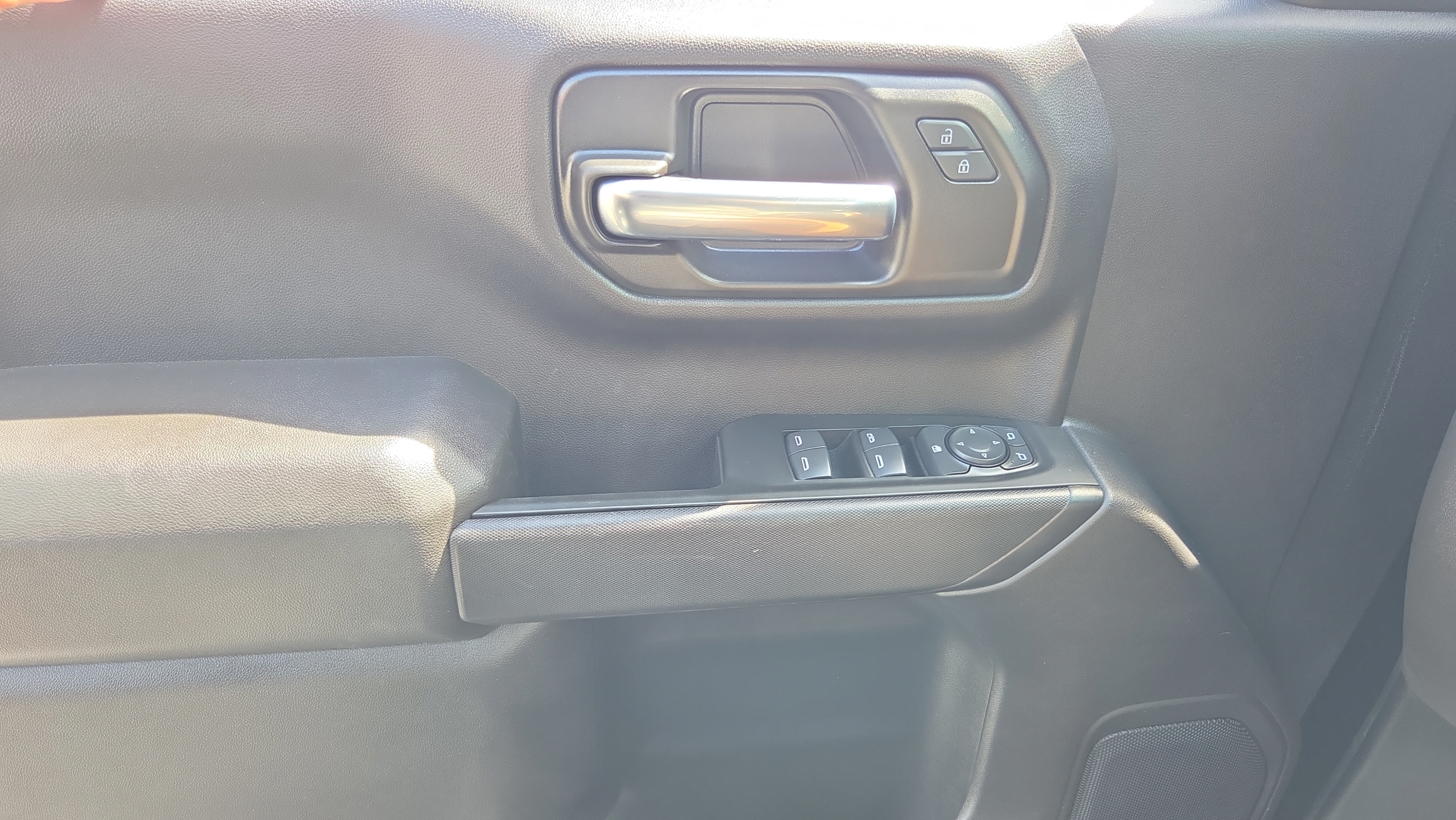 Used 2026 Chevrolet Silverado 1500 Custom RWD image 17