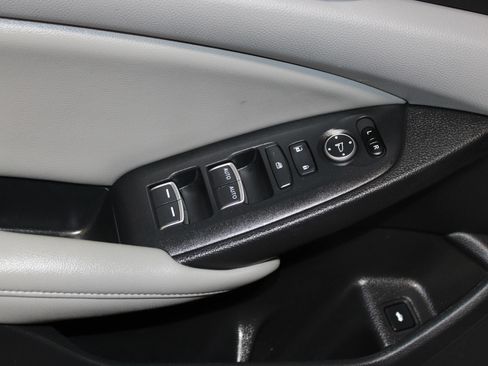 Used 2019 Honda Accord LX image 10