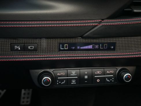 Used 2021 Ferrari F8 Tributo RWD image 9