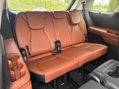 Used 2022 Kia Carnival SX image 9