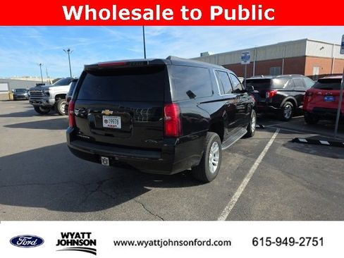 Used 2016 Chevrolet Suburban LT image 4