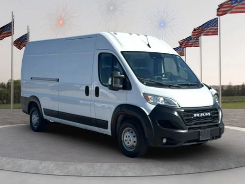 Used 2023 RAM ProMaster 2500 w/ Convenience Group FWD image 1