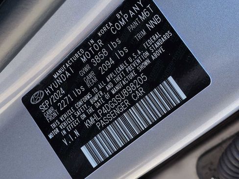 Certified 2025 Hyundai Elantra Limited image 38