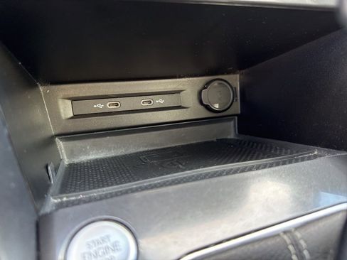 Certified 2023 Volkswagen Tiguan SE w/ Panoramic Sunroof Package image 27