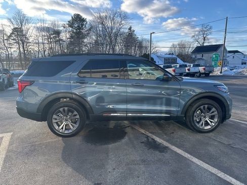 Used 2025 Ford Explorer Active w/ Active Comfort Package image 8