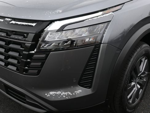 New 2026 Nissan Pathfinder SV image 12