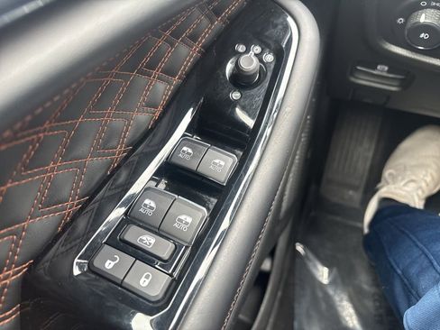 Used 2022 Jeep Grand Cherokee L Summit w/ Luxury Tech Group V image 18