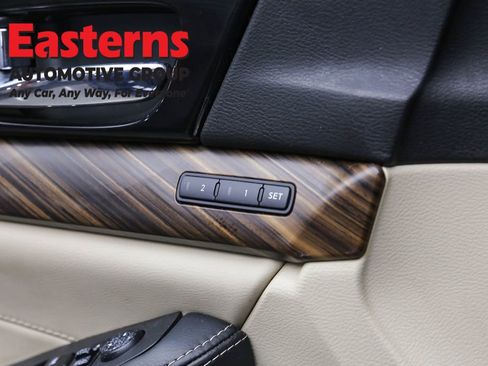 Used 2016 Nissan Maxima Platinum w/ Interior Lighting Package FWD image 23