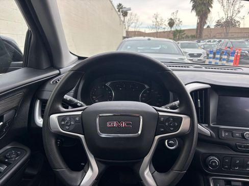 Used 2024 GMC Terrain SLE image 34