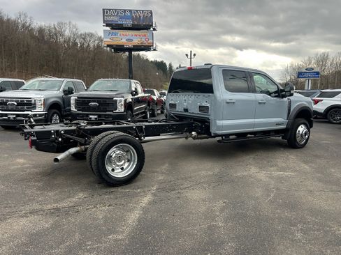 New 2026 Ford F550 4x4 Crew Cab image 9