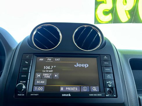 Used 2017 Jeep Patriot High Altitude image 12