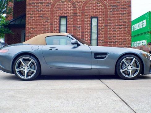 Used 2018 Mercedes-Benz AMG GT Roadster image 4