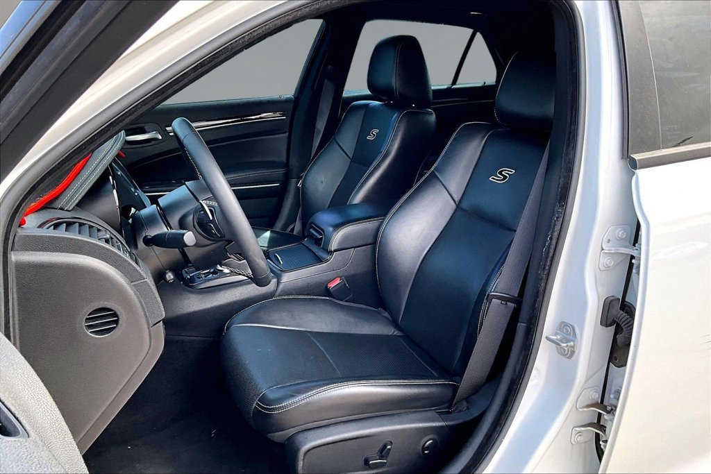 Used 2023 Chrysler 300 S w/ Comfort Group RWD image 20