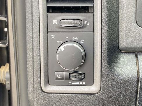 Used 2017 RAM 2500 Tradesman w/ Chrome Appearance Group image 27