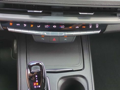 Used 2025 Cadillac XT4 Premium Luxury image 18