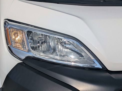 Used 2025 RAM ProMaster 2500 w/ Convenience Group FWD image 9