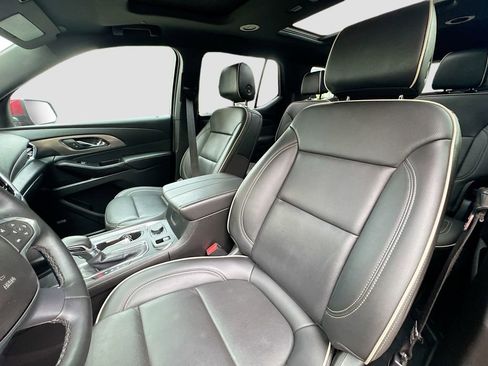 Used 2023 Chevrolet Traverse Premier FWD image 20