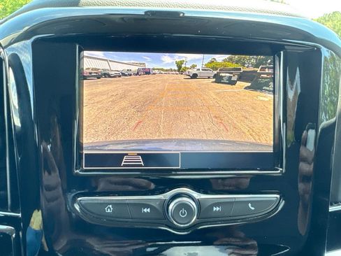 Used 2021 Chevrolet Traverse LS FWD image 28