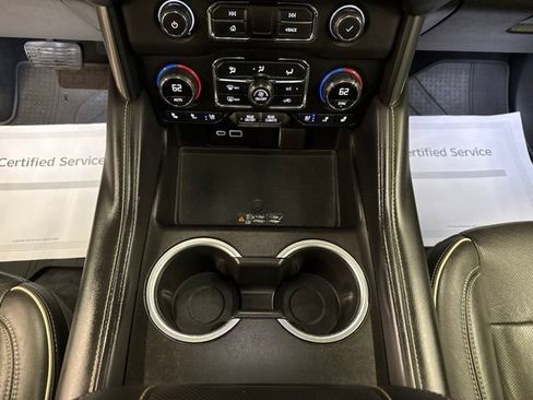 Used 2021 Chevrolet Tahoe Premier w/ Premium Package AWD/4WD image 18