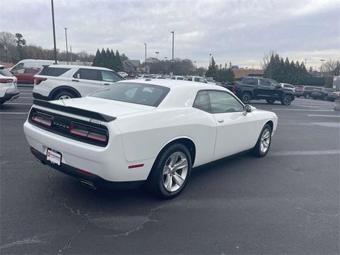 Used 2023 Dodge Challenger SXT image 6