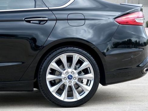 Used 2017 Ford Fusion Platinum image 32