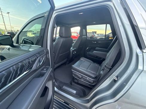 Used 2023 GMC Yukon Denali RWD image 15