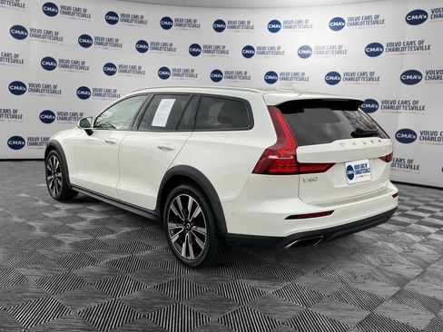 Used 2020 Volvo V60 T5 Cross Country w/ Protection Package Premier image 3