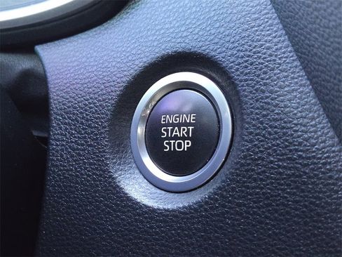 Used 2023 Toyota Corolla SE image 23