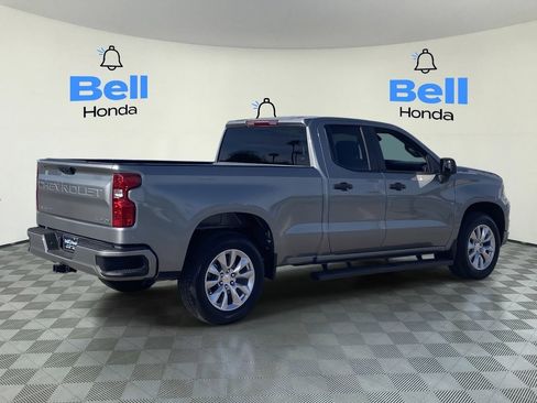 Used 2025 Chevrolet Silverado 1500 Custom image 4