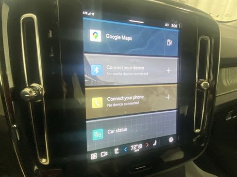 Certified 2025 Volvo XC40 B5 Core image 18