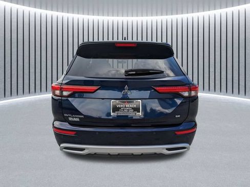 Used 2023 Mitsubishi Outlander SE Black Edition FWD image 5