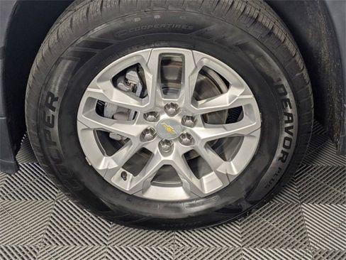 Used 2020 Chevrolet Traverse LT image 8