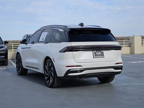 Used 2024 Lincoln Nautilus Black Label w/ Jet Appearance Package (87T) image 5