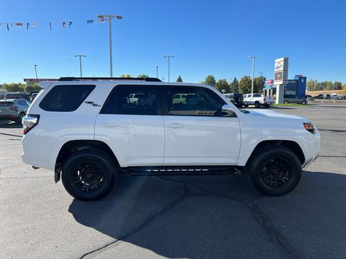 Used 2023 Toyota 4Runner TRD Off-Road Premium image 8