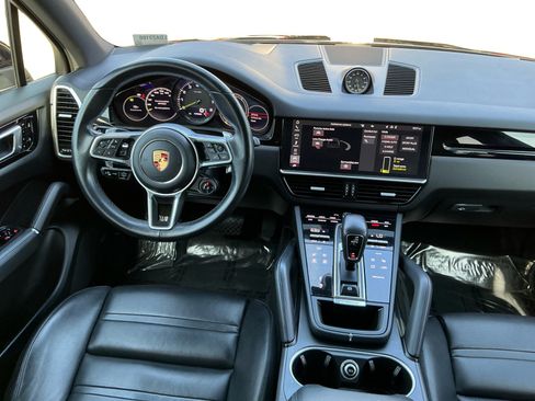 Used 2020 Porsche Cayenne E-Hybrid image 15