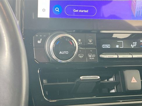 Used 2023 Toyota Highlander XLE image 20