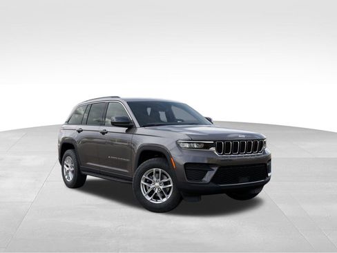 New 2026 Jeep Grand Cherokee Laredo image 5