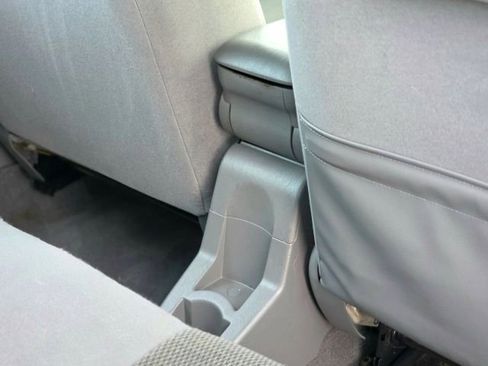 Used 2004 Ford Focus SE image 32